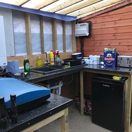 Отель Cox Hill Glamping Badger Труро Экстерьер фото
