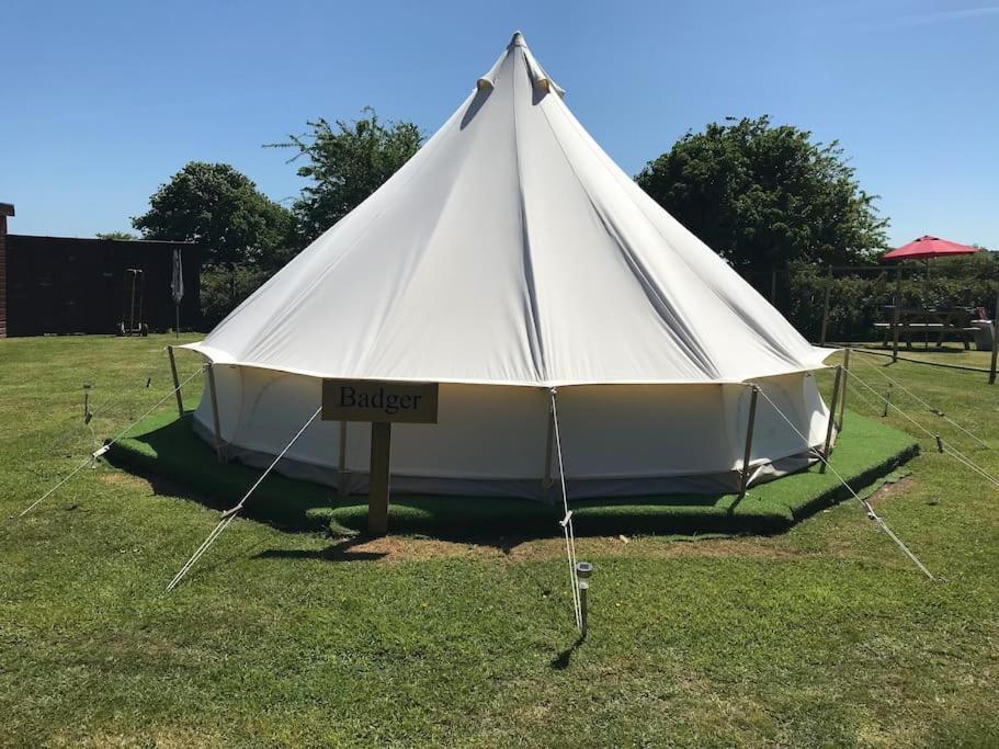 Отель Cox Hill Glamping Badger Труро Экстерьер фото